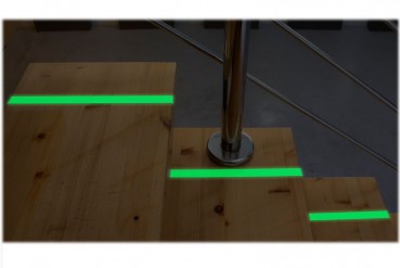 Rouleau adhésif luminescent
