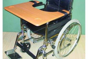 Tablette universelle pour fauteuil roulant